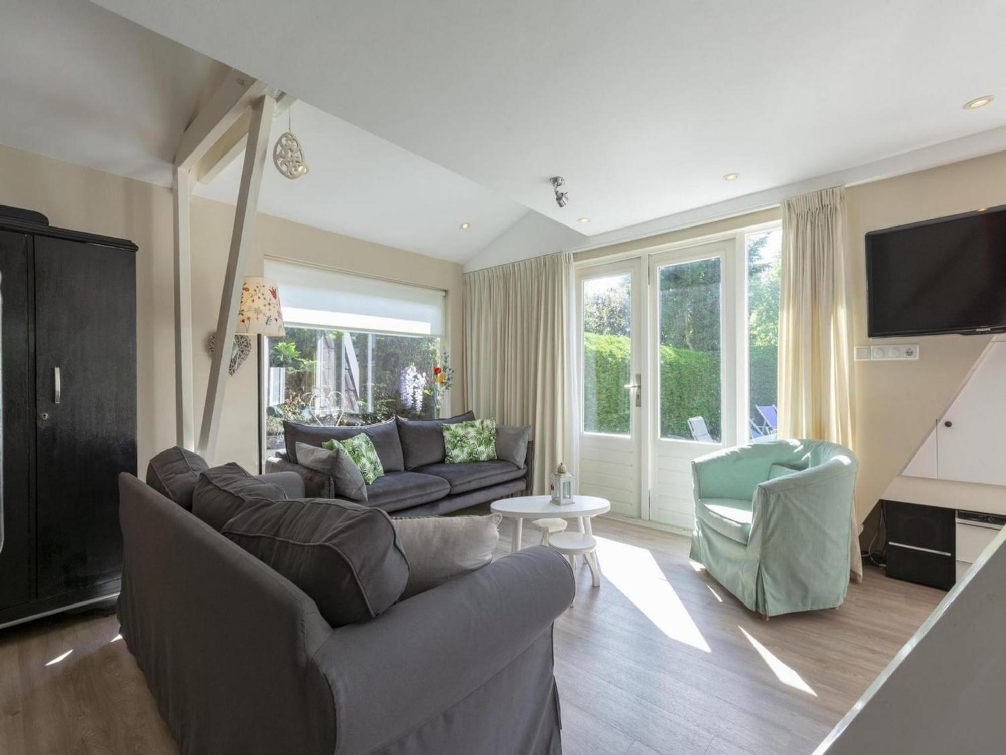 Cozy Holiday Home With Garden Sint Maartensvlotbrug Esterno foto