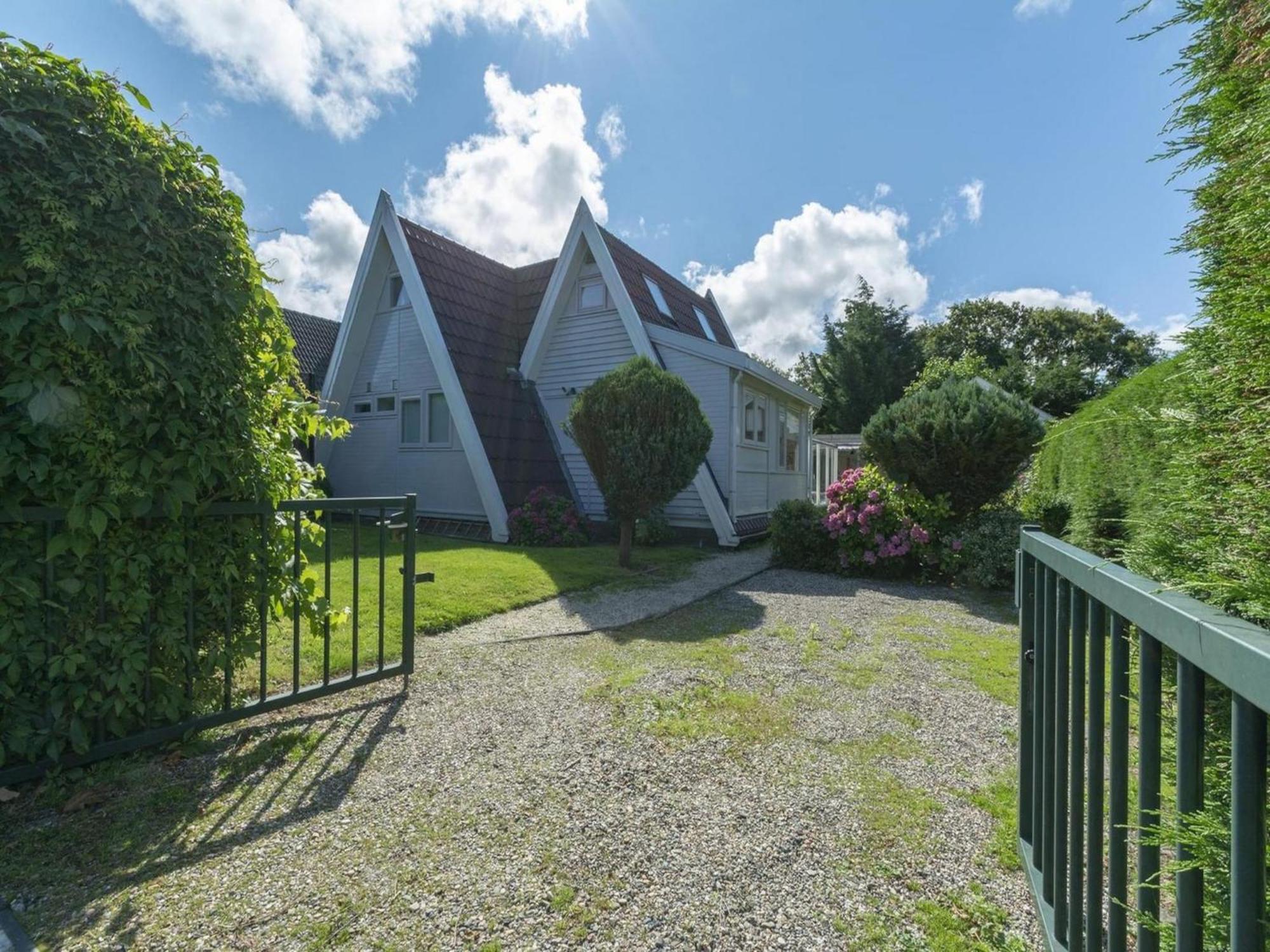 Cozy Holiday Home With Garden Sint Maartensvlotbrug Esterno foto